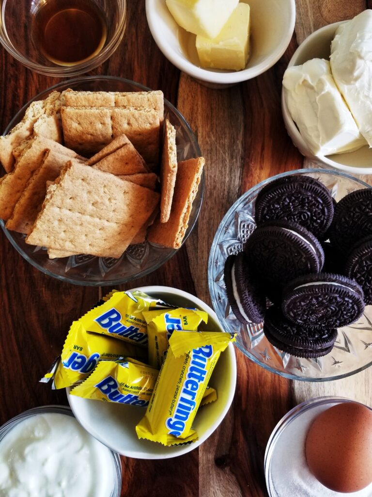 mini-halloween-butterfinger-cheesecakes